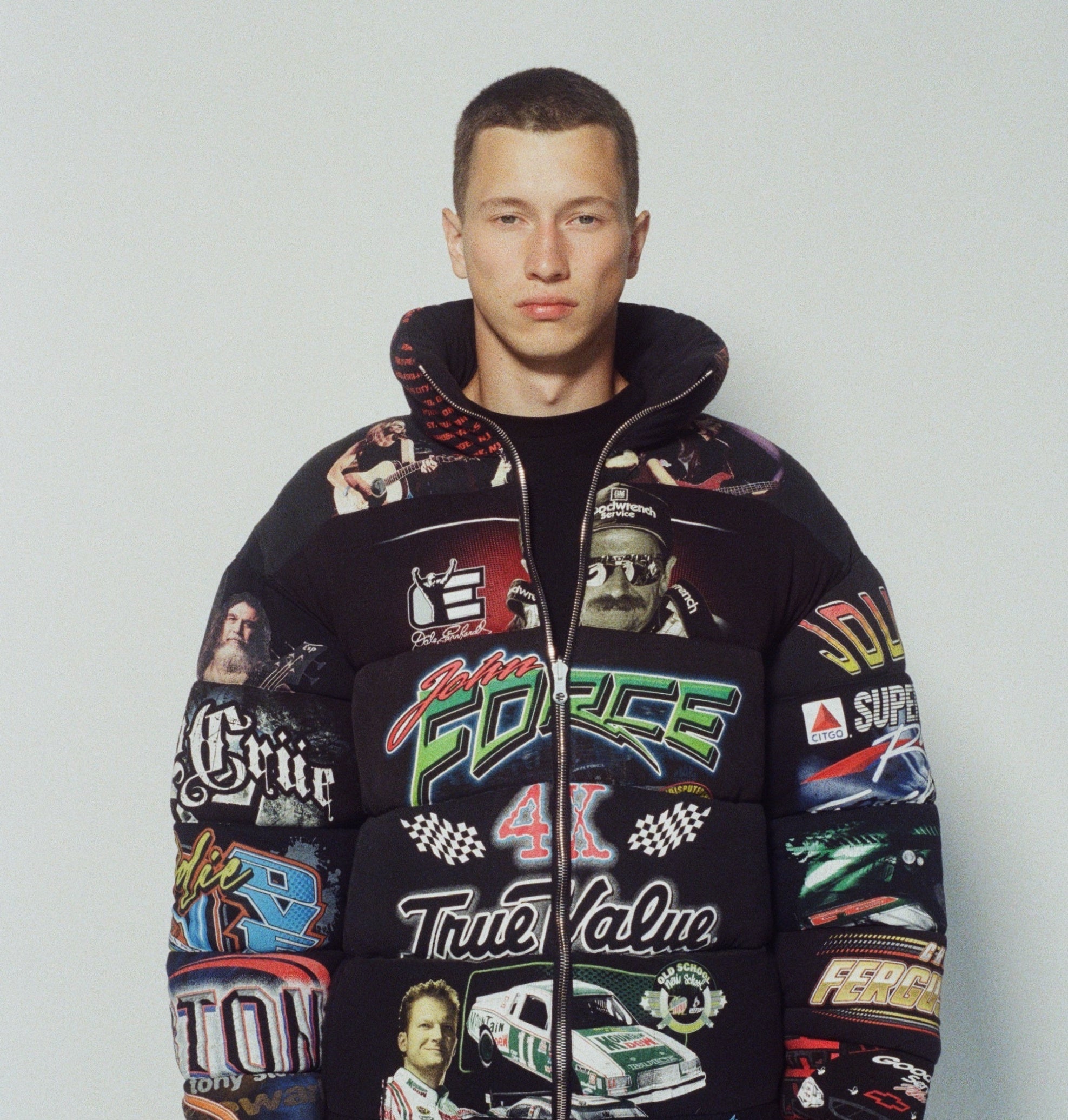 FRONT RUNNER Black Unisex Lightweight Reversible T-shirt Puffer Jacket NMB New York