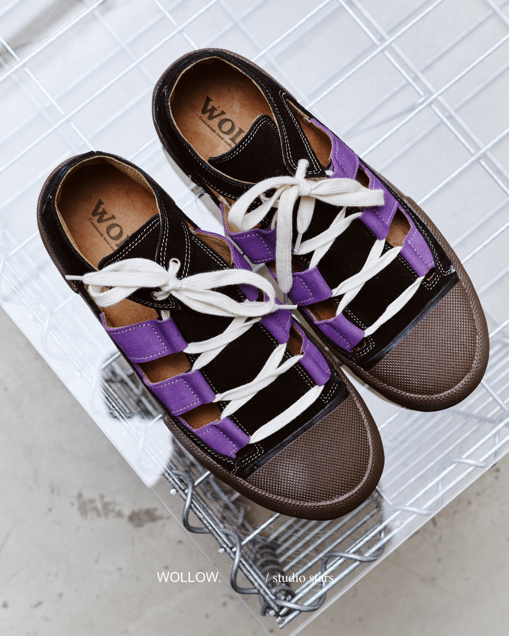 OPEN - BLACK VIOLET WOLLOW