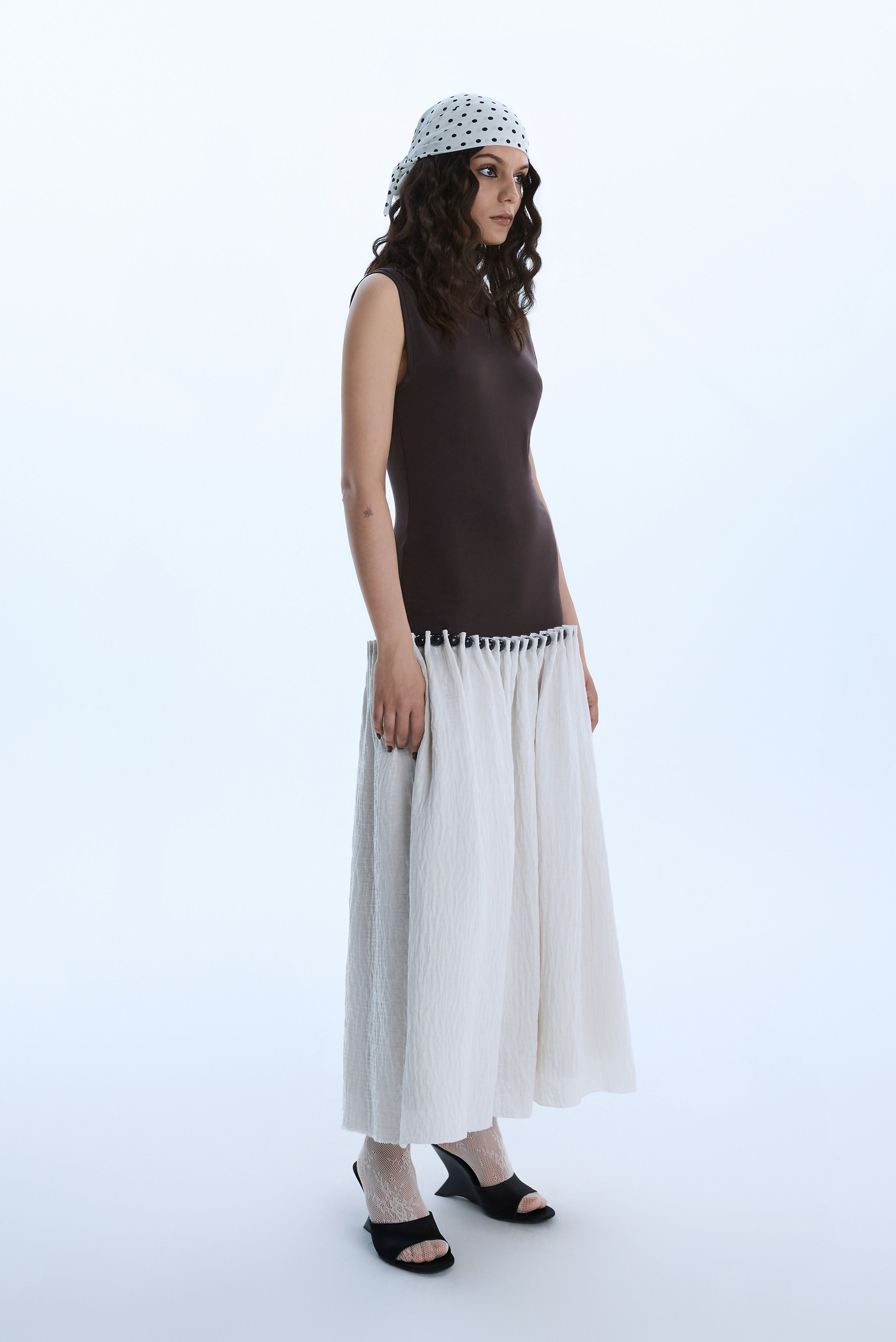 Bead dress / Brown Studio Stars