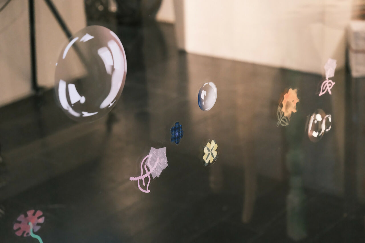 random (kova) clichés_Arificial Floral Window Film Studio Stars