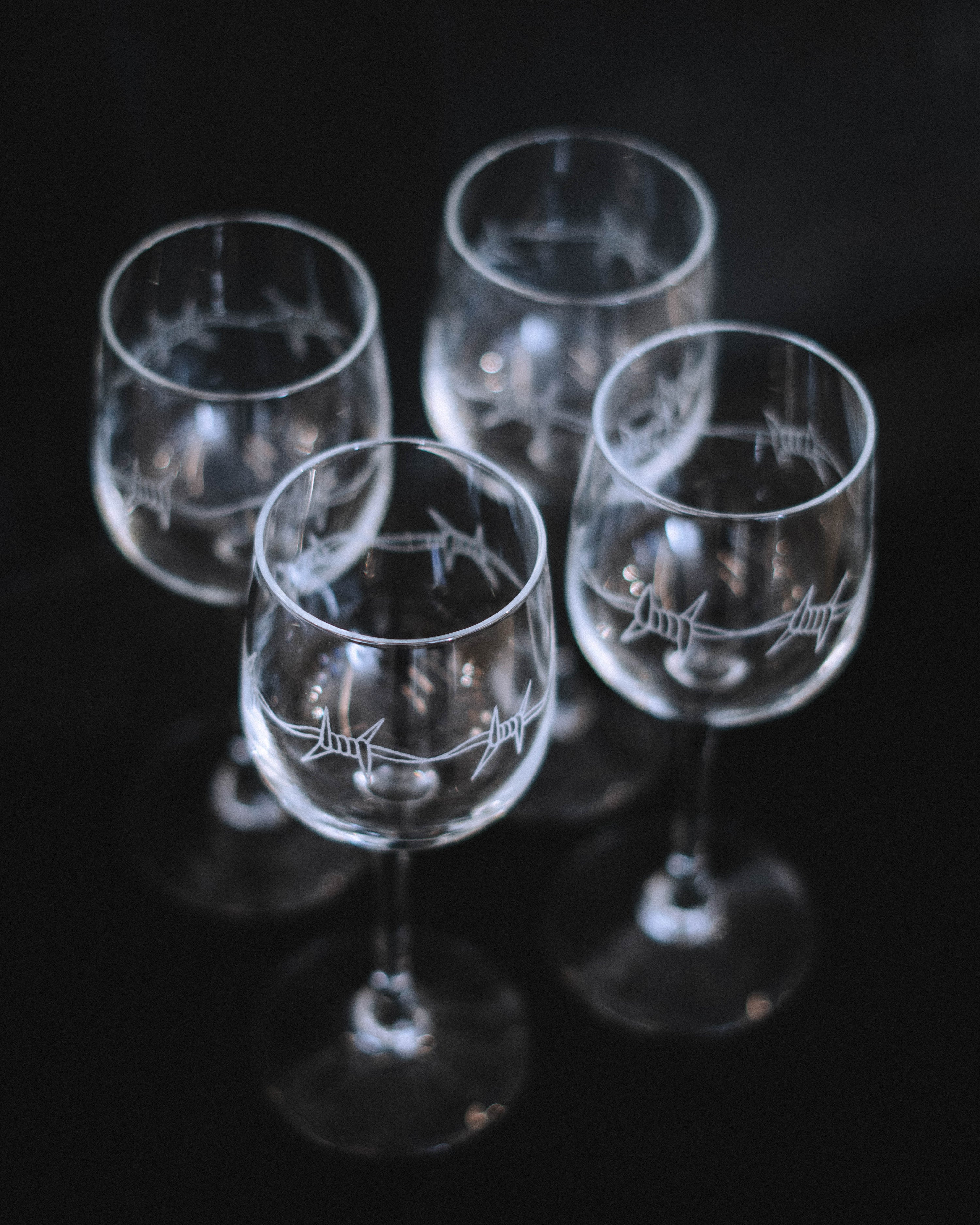 ENGRAVED WINE GLASSES #2 Lysdal