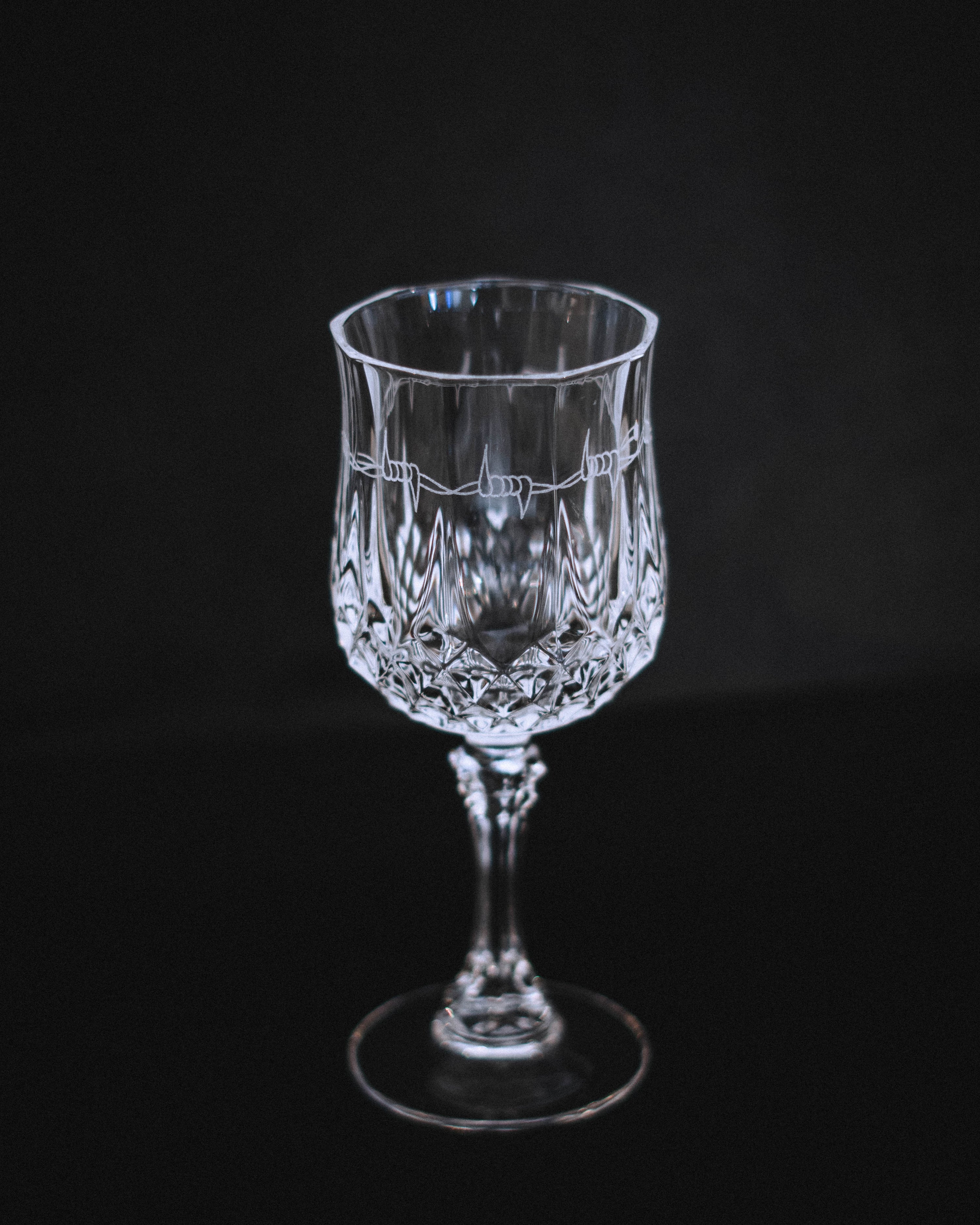 ENGRAVED WINE CRYSTAL GLASSES Lysdal