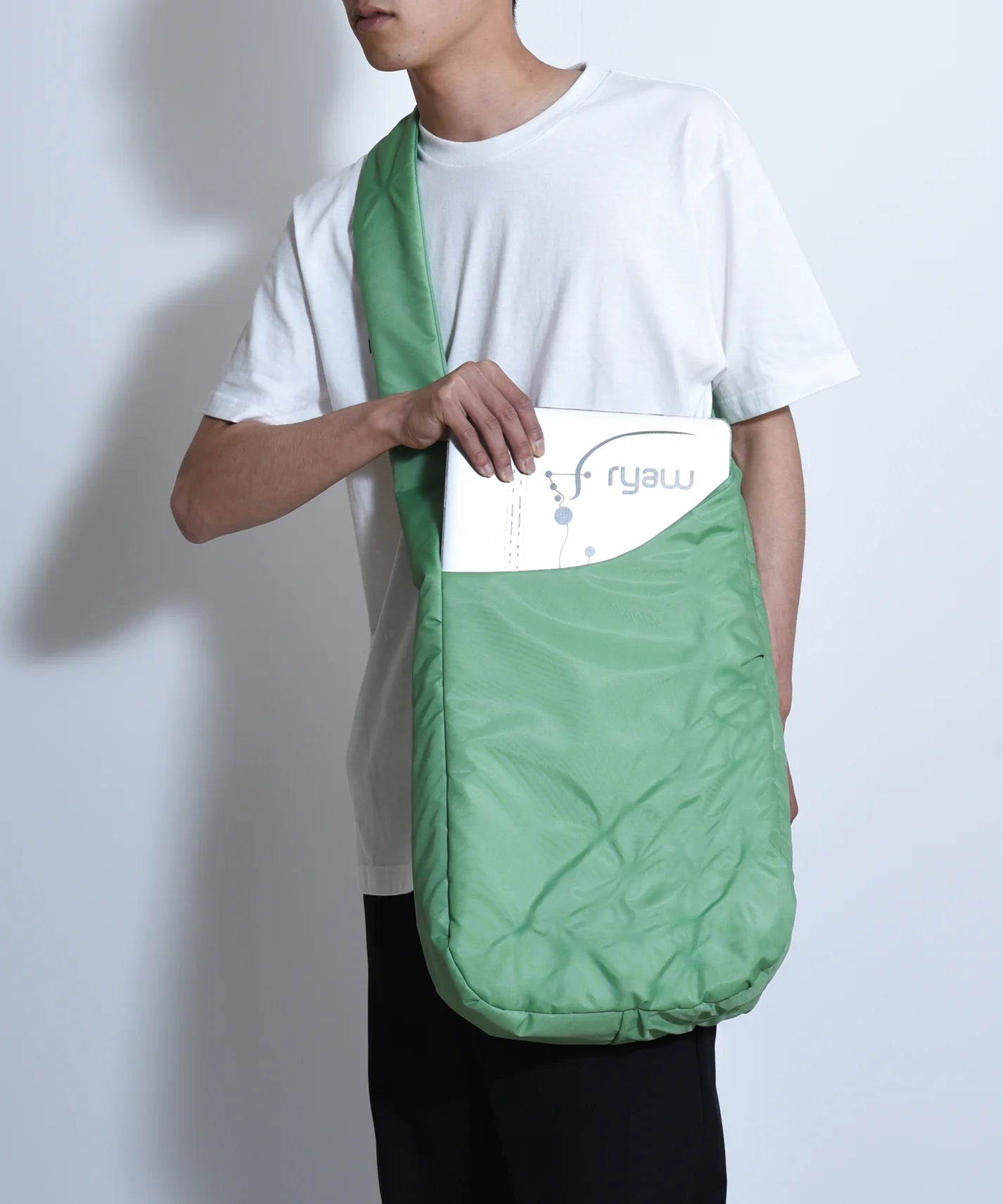 LEAF VEIN BAG SUEDE GREY (Copy) Ryaw Japan