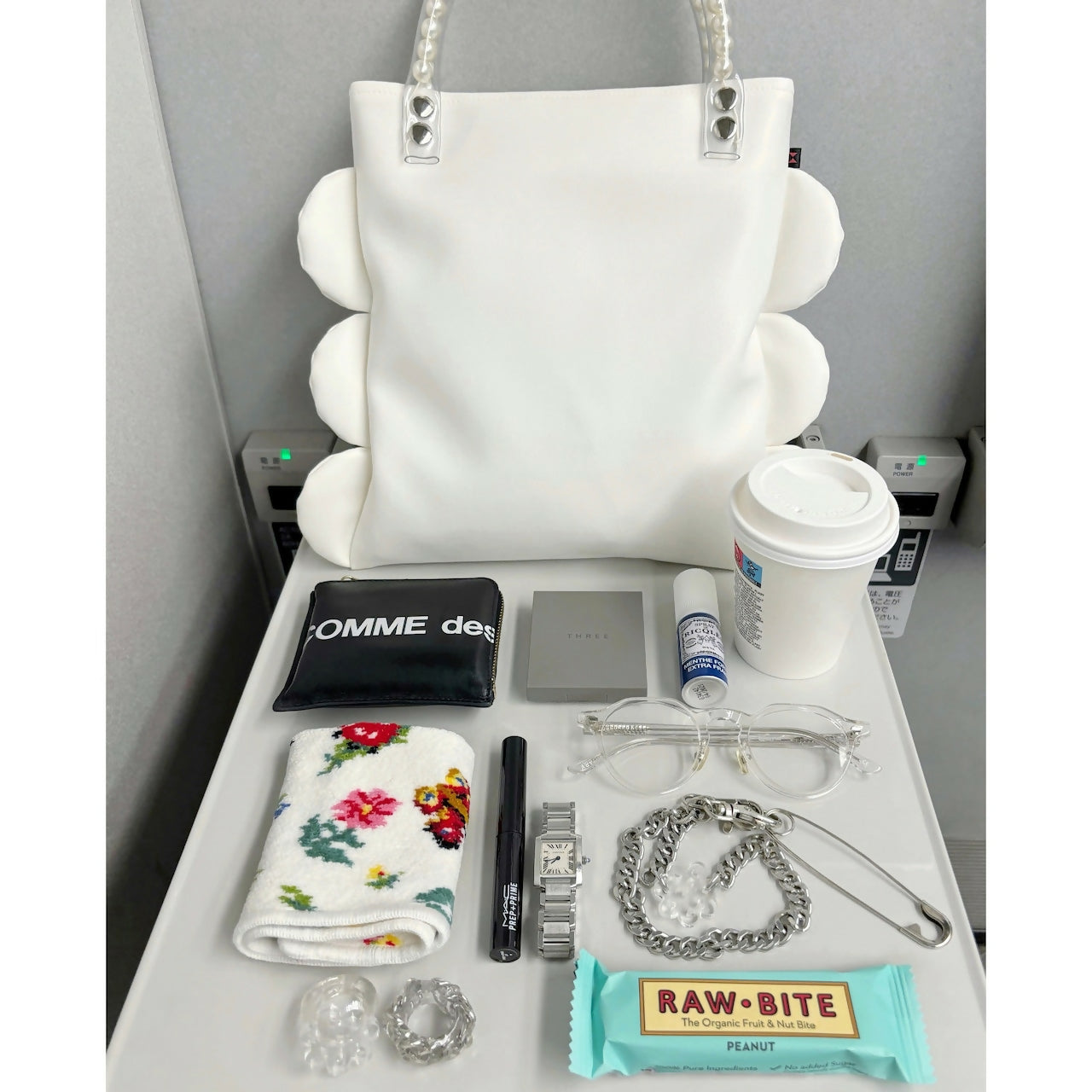 SYNTHETIC LEATHER SCALLOP PEARL HANDLE BAG Keiyamaguchi works