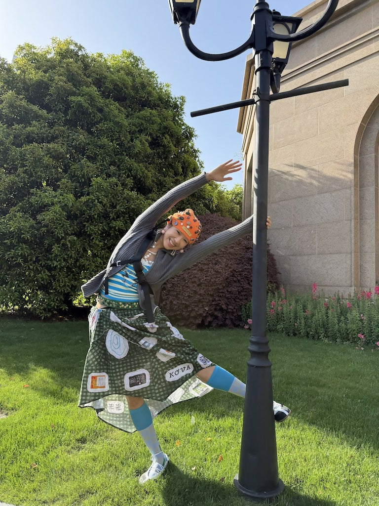 O1_ Midi skirt (dali) Studio Stars