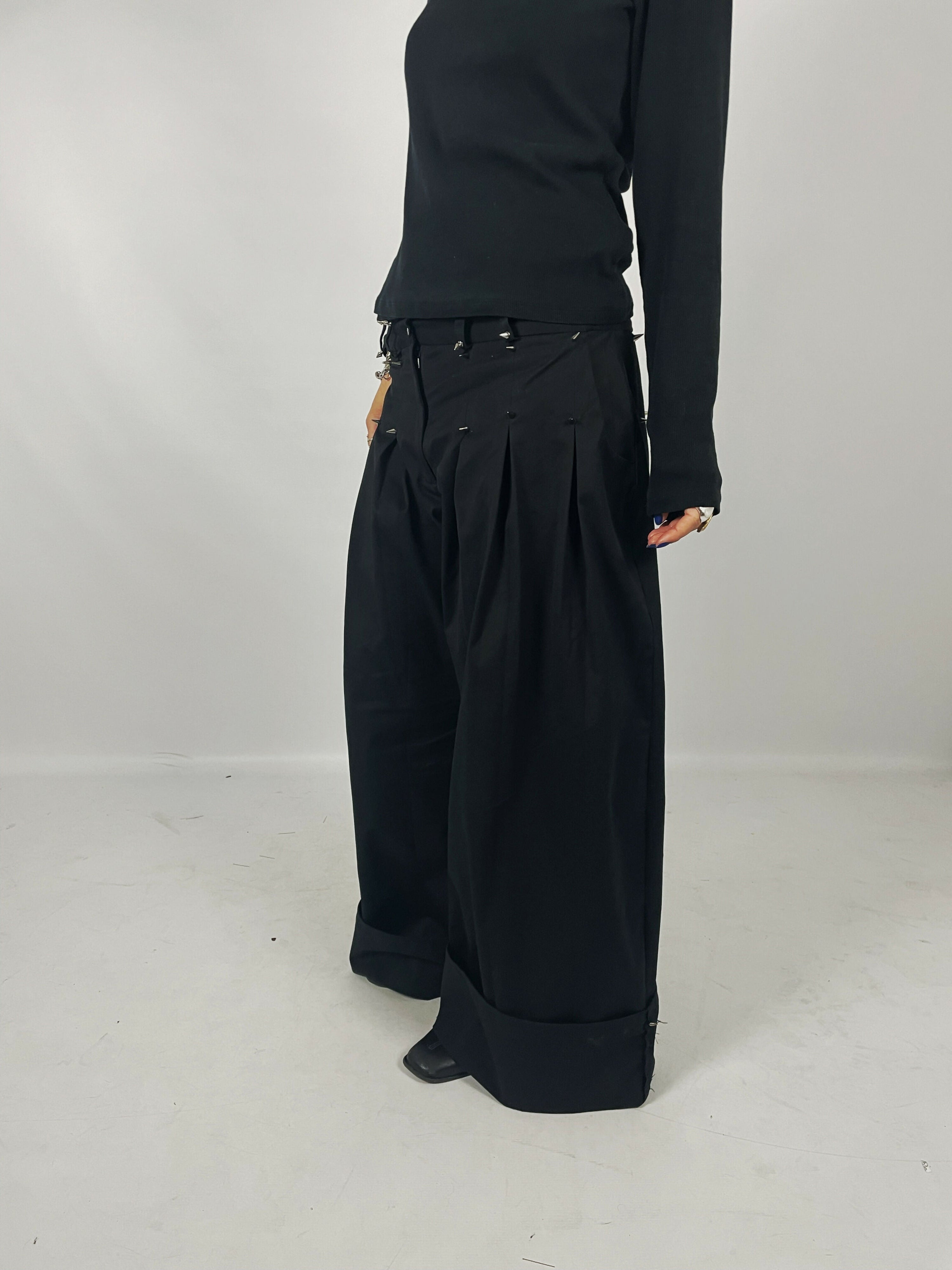 BLACK SPIKE PANTS Studio Stars