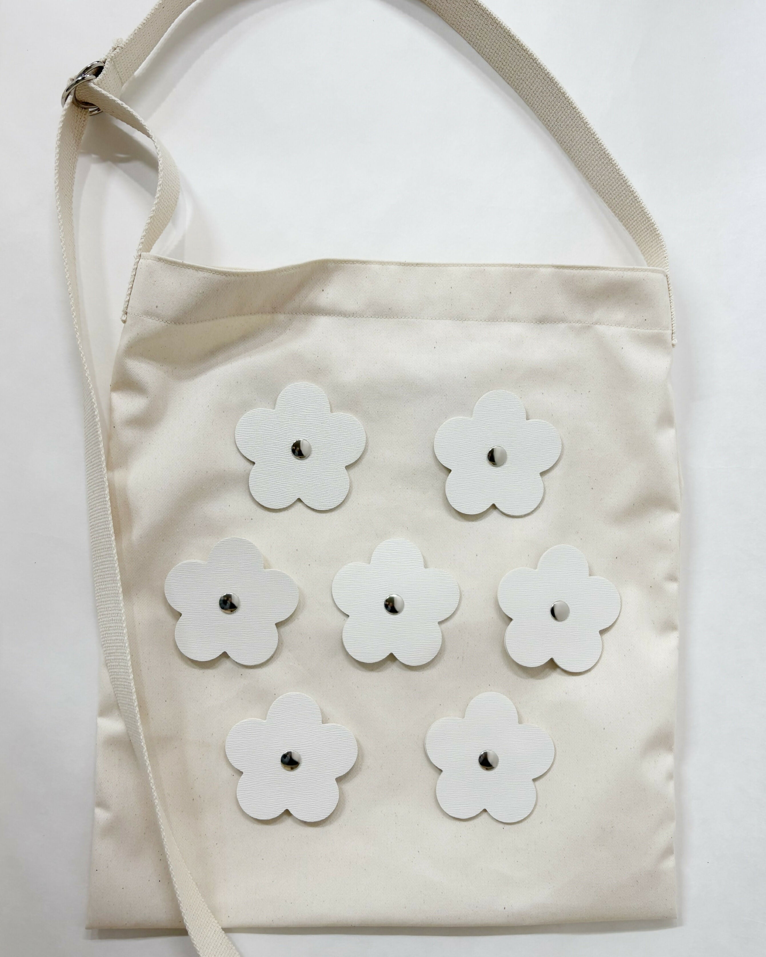 CIRCLE FLOWER MOTIF DECORATION LIGHT BAG Studio Stars