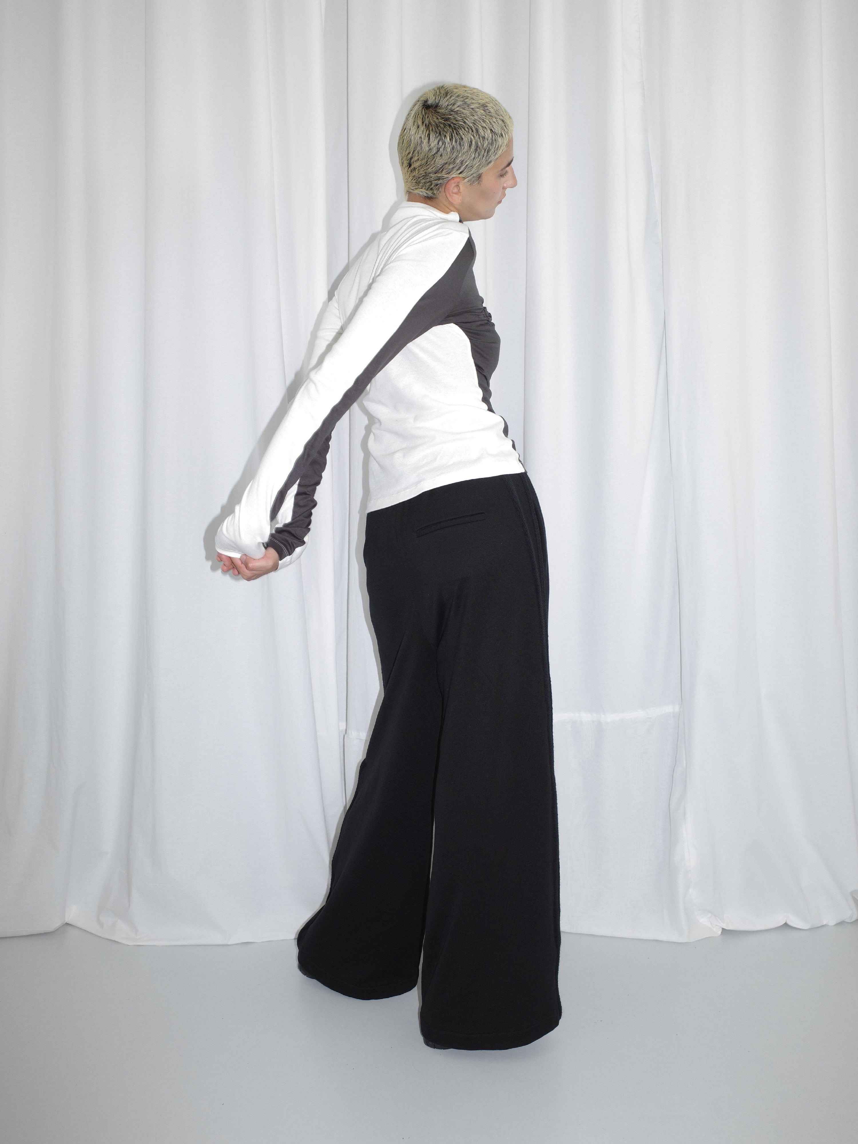 Lava Long Shirt Studio Stars