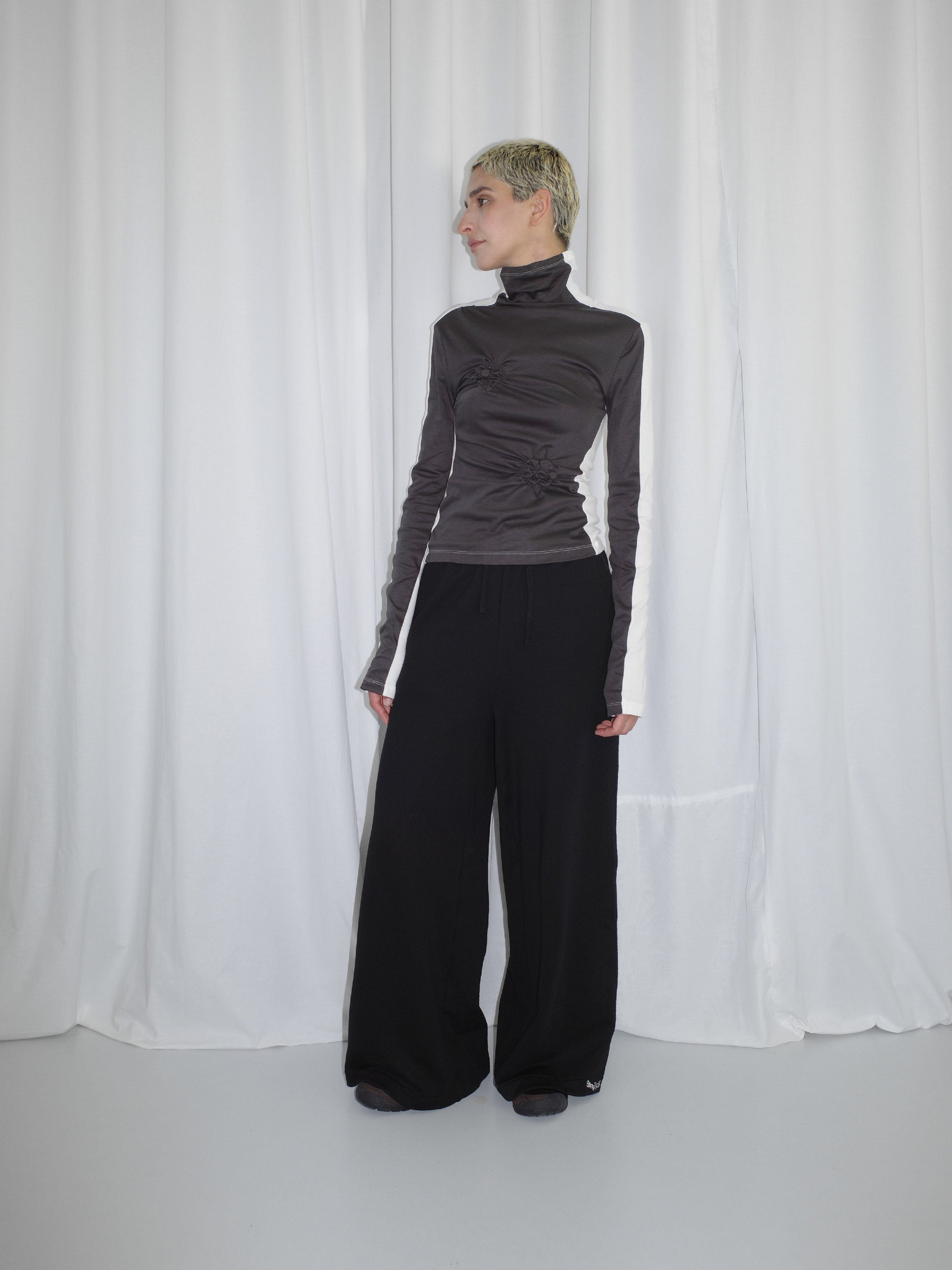 Lava Long Shirt Studio Stars