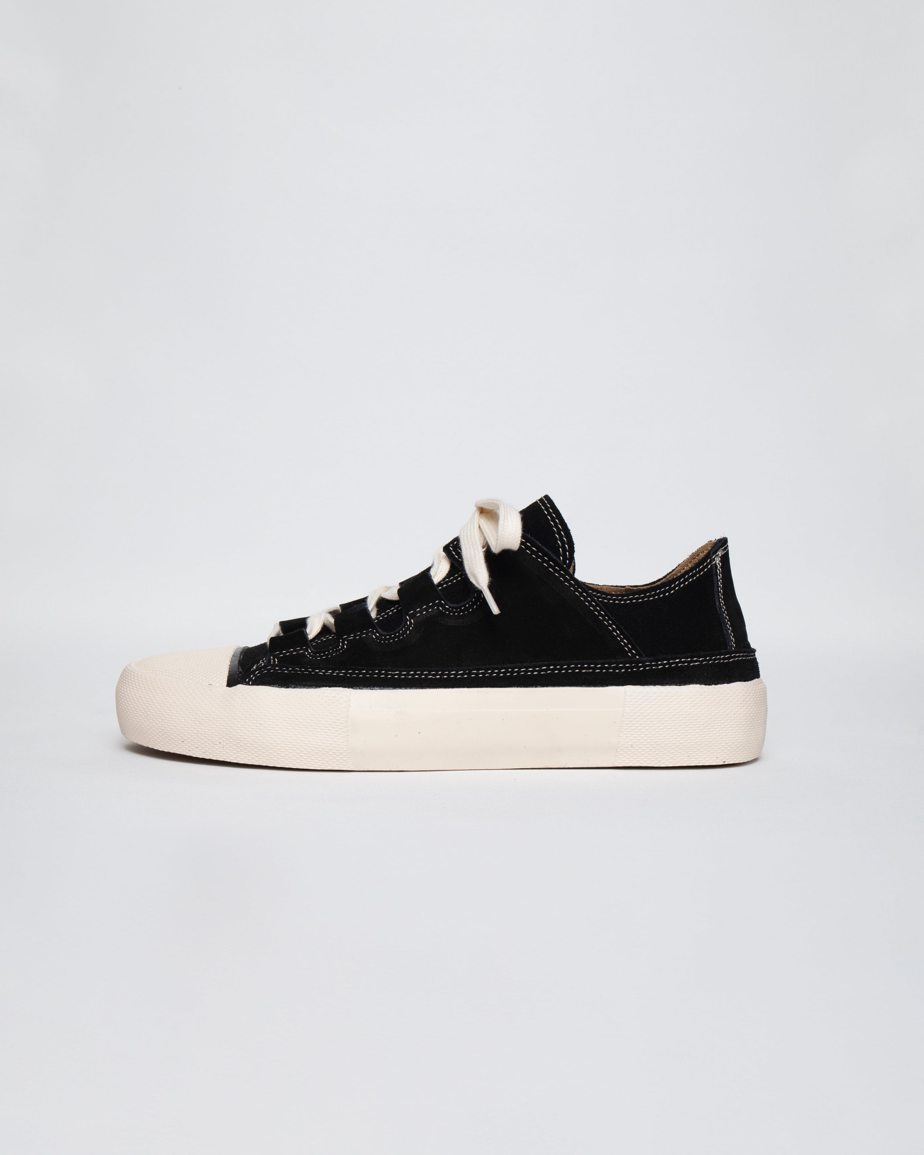TARMAC - BLACK WOLLOW