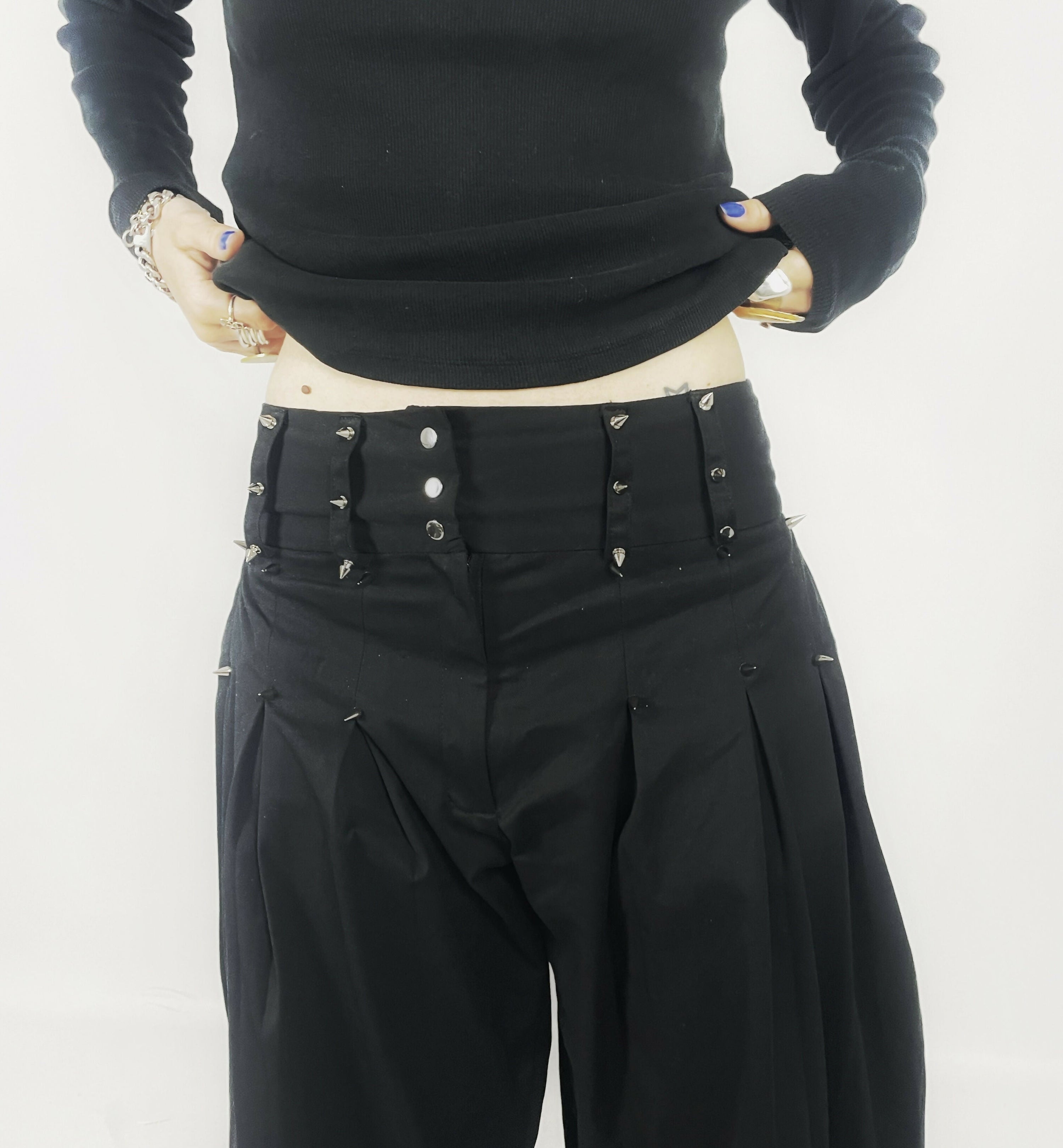 BLACK SPIKE PANTS Studio Stars