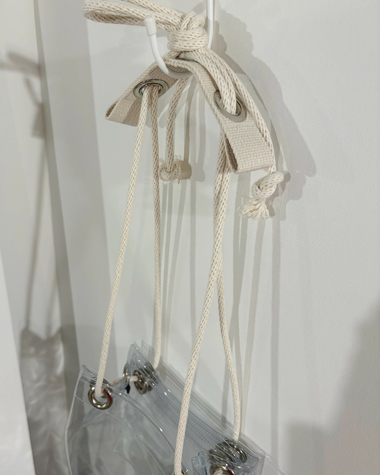 PVC VINYL x SOLID-DECORATION METALLIC FLOWER DRAWSTRING BAG Studio Stars