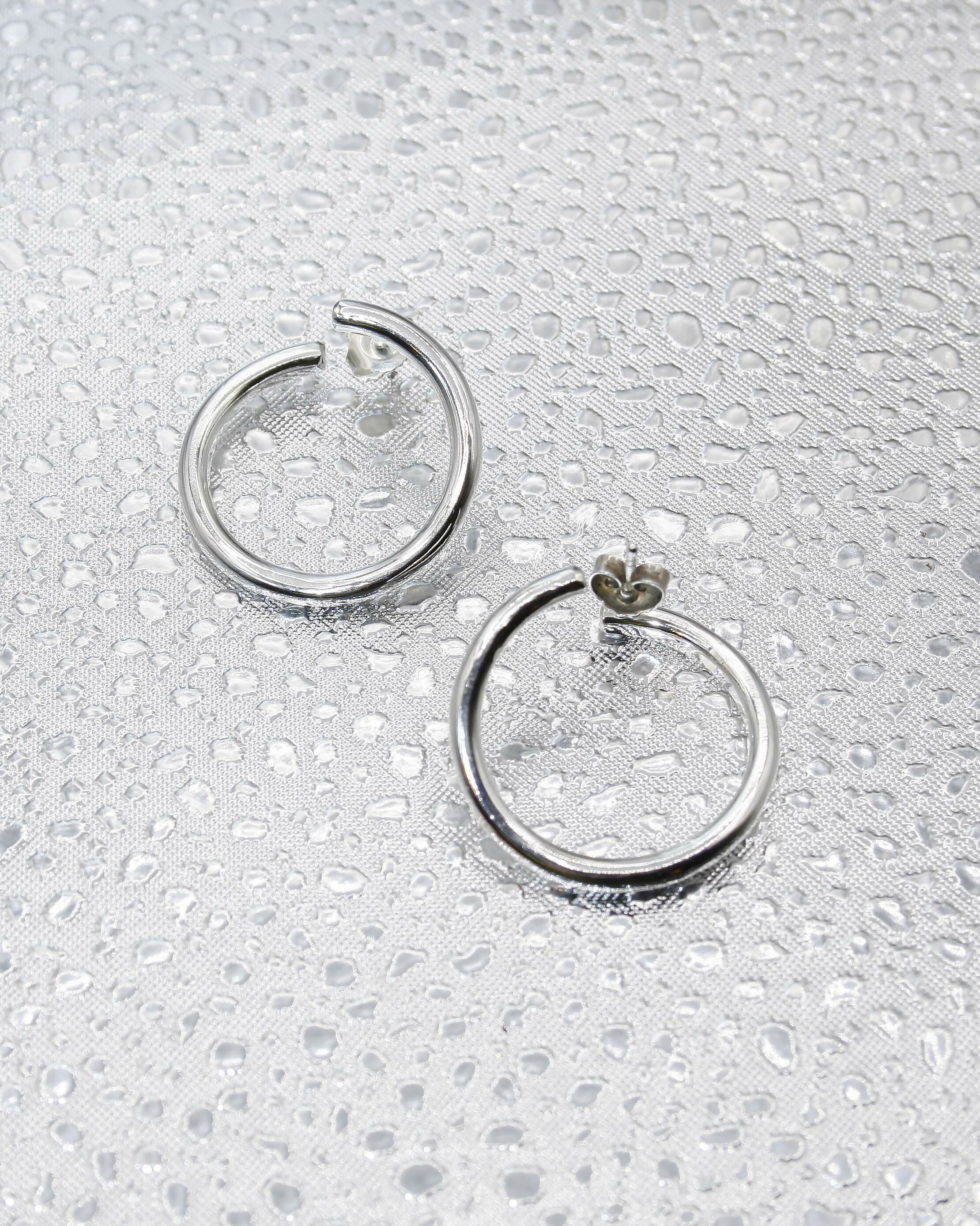 Vitra Twisted Hoops, Large Studio Stars