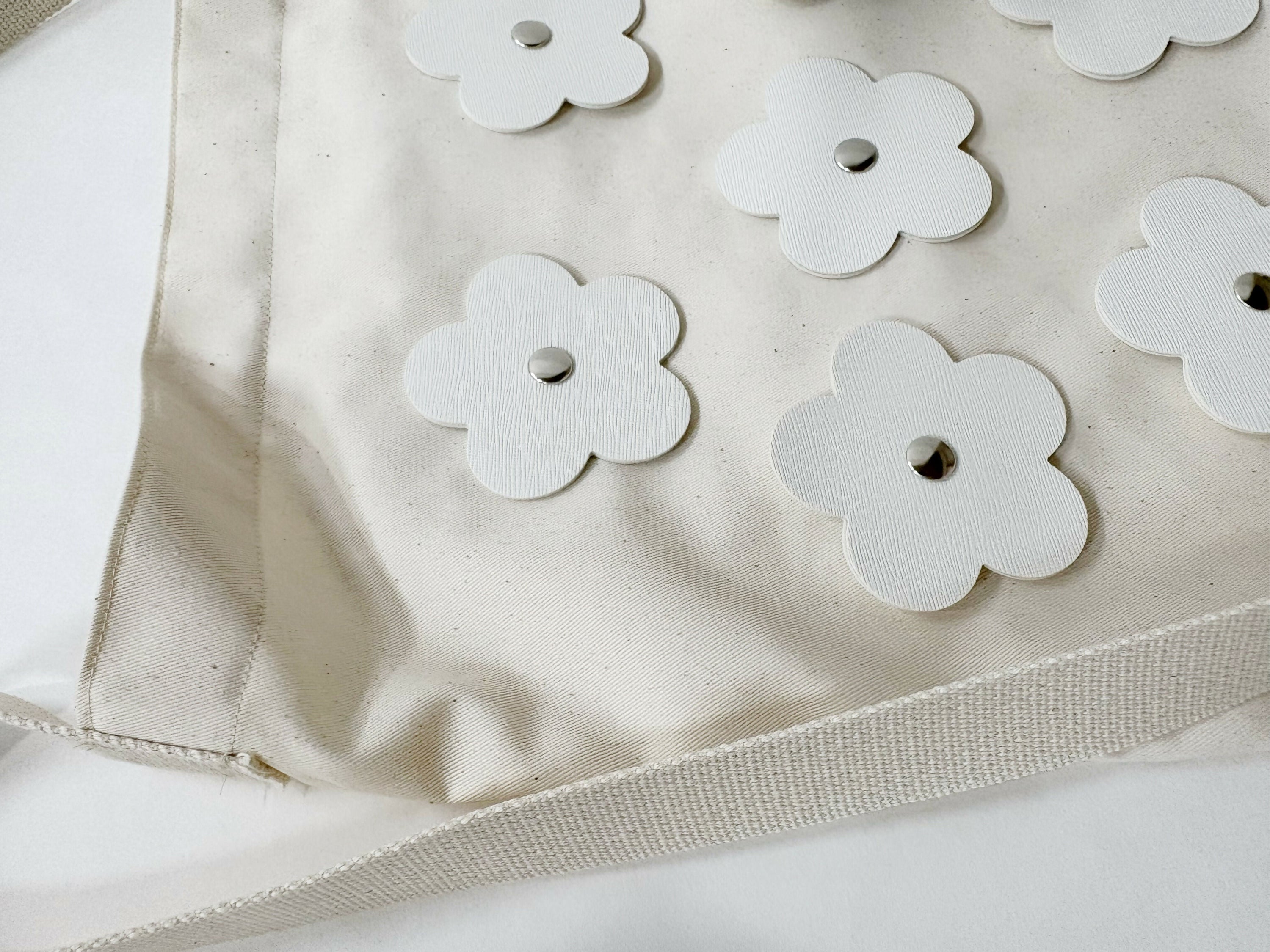 CIRCLE FLOWER MOTIF DECORATION LIGHT BAG Studio Stars