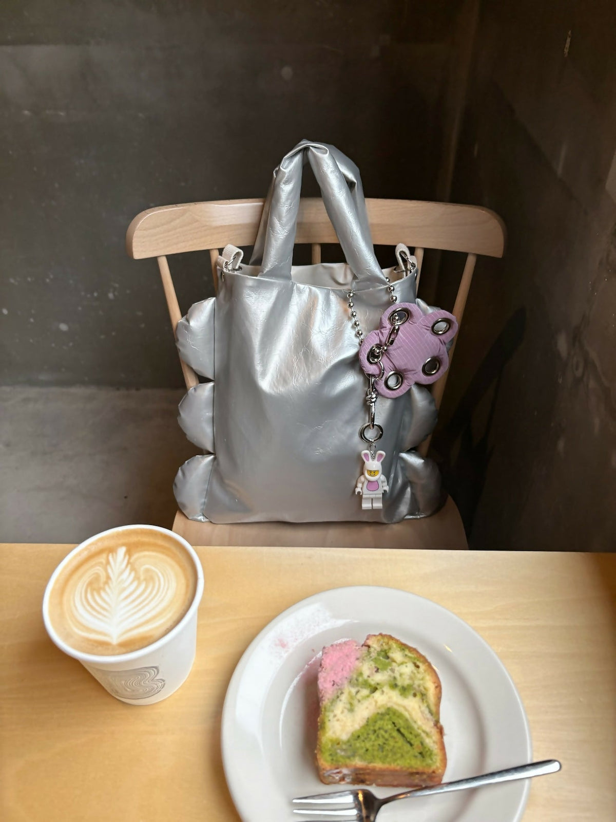 MATT METALLIC ENAMEL SCALLOP TOTE BAG Studio Stars